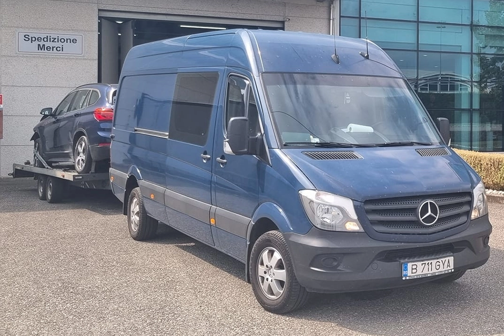 microbuz MCM Group Travel