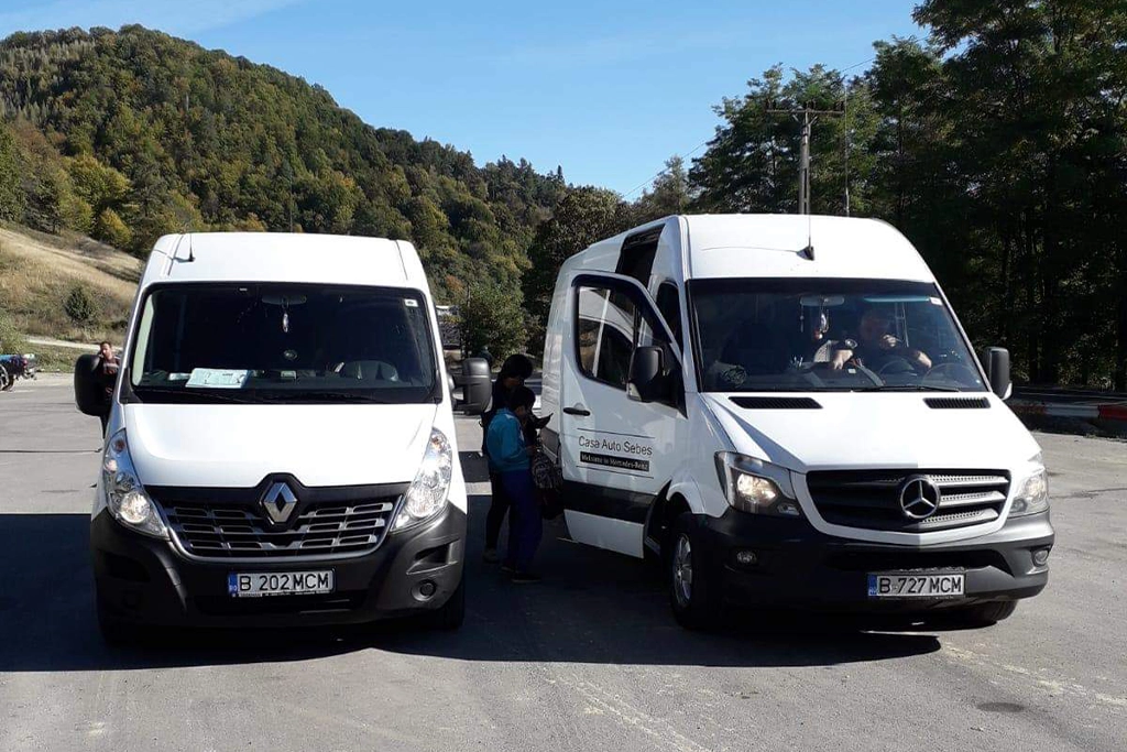 microbuze MCM Group Travel